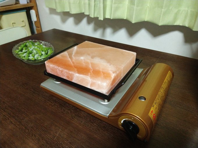 岩塩プレートと100均のキャンプグッズで美味しいアウトドア料理