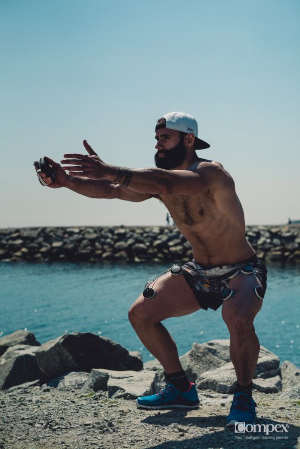 compexfrance's tweet photo. ⚡ #ExerciceDuJour
Plutôt enchaîner les répétitions ou maintien de la position pendant ta séance de Cuisses avec Compex ? 👊 Training DONE pour nous, à toi de jouer 😉 #musclestim #trainingpartner #trainhardrecoverharder #trainingwithcompex #compexathletes #feelnextlevel https://t.co/qgx7PX0zyY
