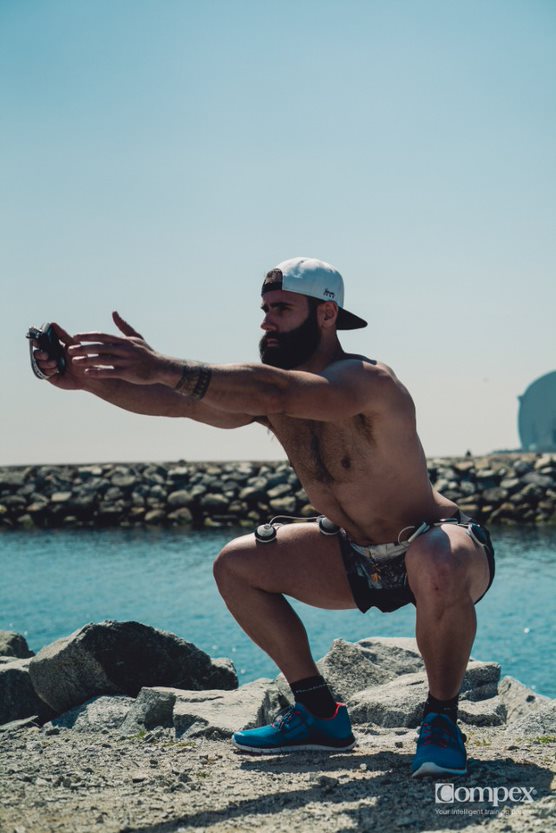 compexfrance's tweet photo. ⚡ #ExerciceDuJour
Plutôt enchaîner les répétitions ou maintien de la position pendant ta séance de Cuisses avec Compex ? 👊 Training DONE pour nous, à toi de jouer 😉 #musclestim #trainingpartner #trainhardrecoverharder #trainingwithcompex #compexathletes #feelnextlevel https://t.co/qgx7PX0zyY