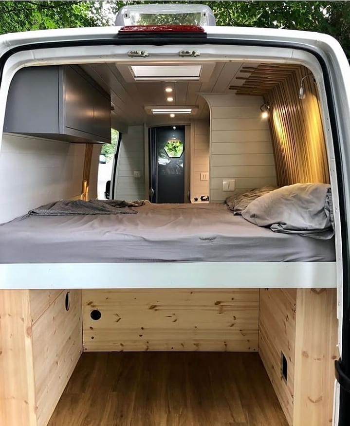 PalaceVille's tweet photo. Home Inspiration: This is an actual dream, a van house with a full size shower, what more could anyone ask for? .... 😍It's literally a complete house. 📞📲 Give us your thoughts on this.
Credits: @eyesopen_vanlife_workshop
#vanlife #vanhouse #tinyhouse #palacevillerealty https://t.co/DBbGrfkPww
