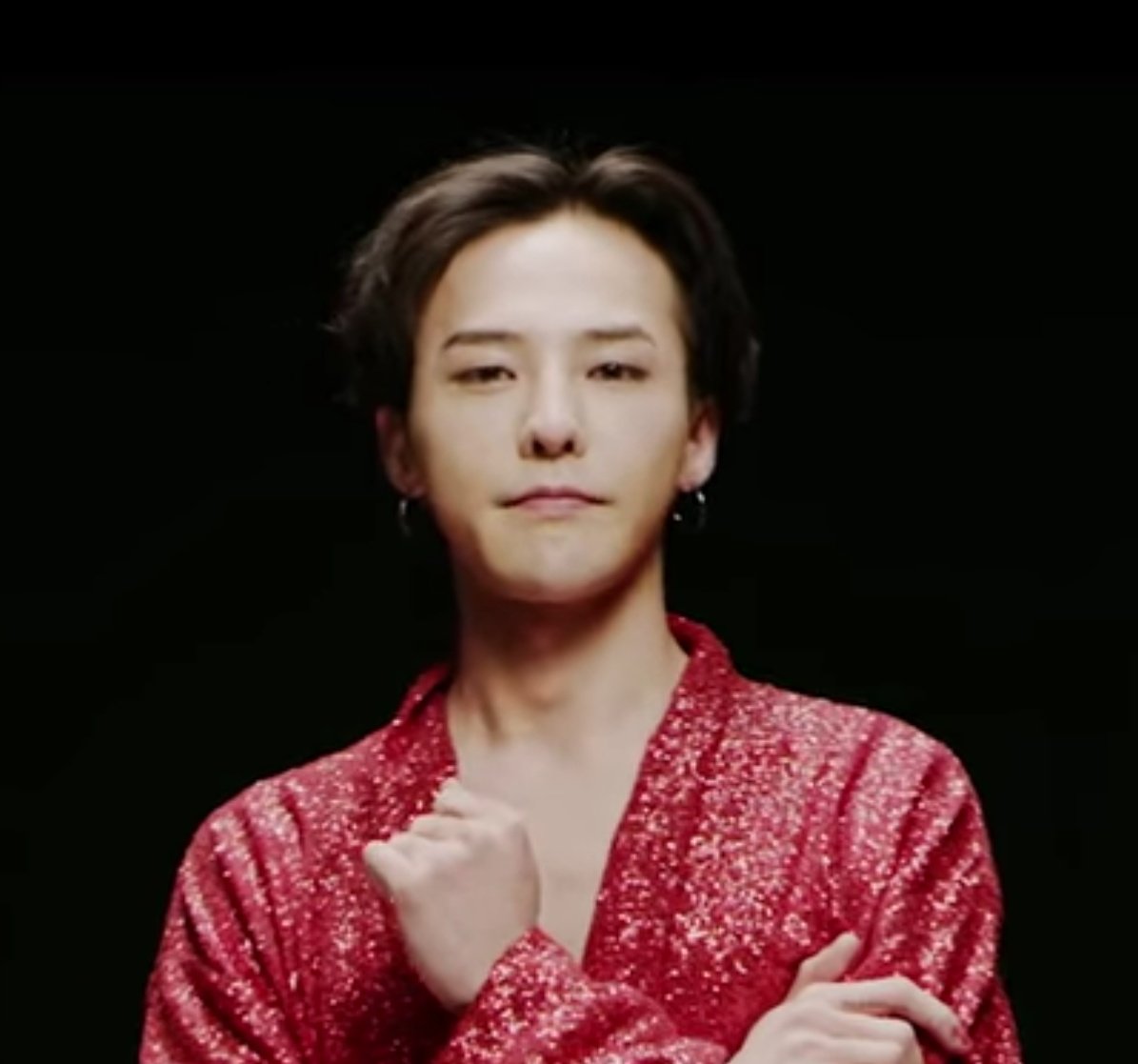 Kwon Ji Yong is searching for the comfort and reliable people that G-Dragon doesn& #39;t have offstage.
