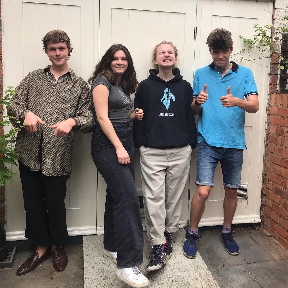 WFMBlog's tweet photo. ◼️▪️Cage Park (@cageparkband) release their first track ‘Parma Violets’!
📝 @JackHorsleyOFF
Listen & Read: https://t.co/uloAuO3mXN
#WFMBlog https://t.co/T4ah2l27Fj