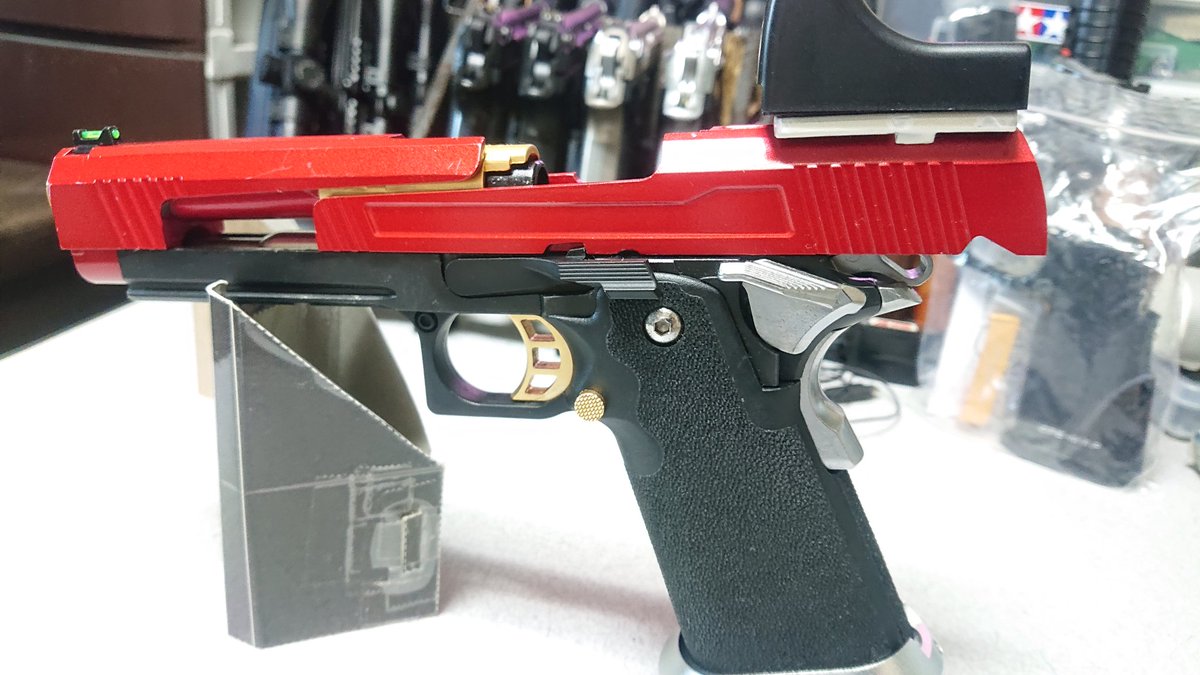 たーくんです デザートイーグル並みのスライドは やっぱりカッコいい 昨日のグリップもまずまず ずっと見てられる エアガン オタクになってしまった