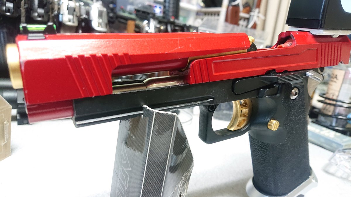 たーくんです デザートイーグル並みのスライドは やっぱりカッコいい 昨日のグリップもまずまず ずっと見てられる エアガン オタクになってしまった