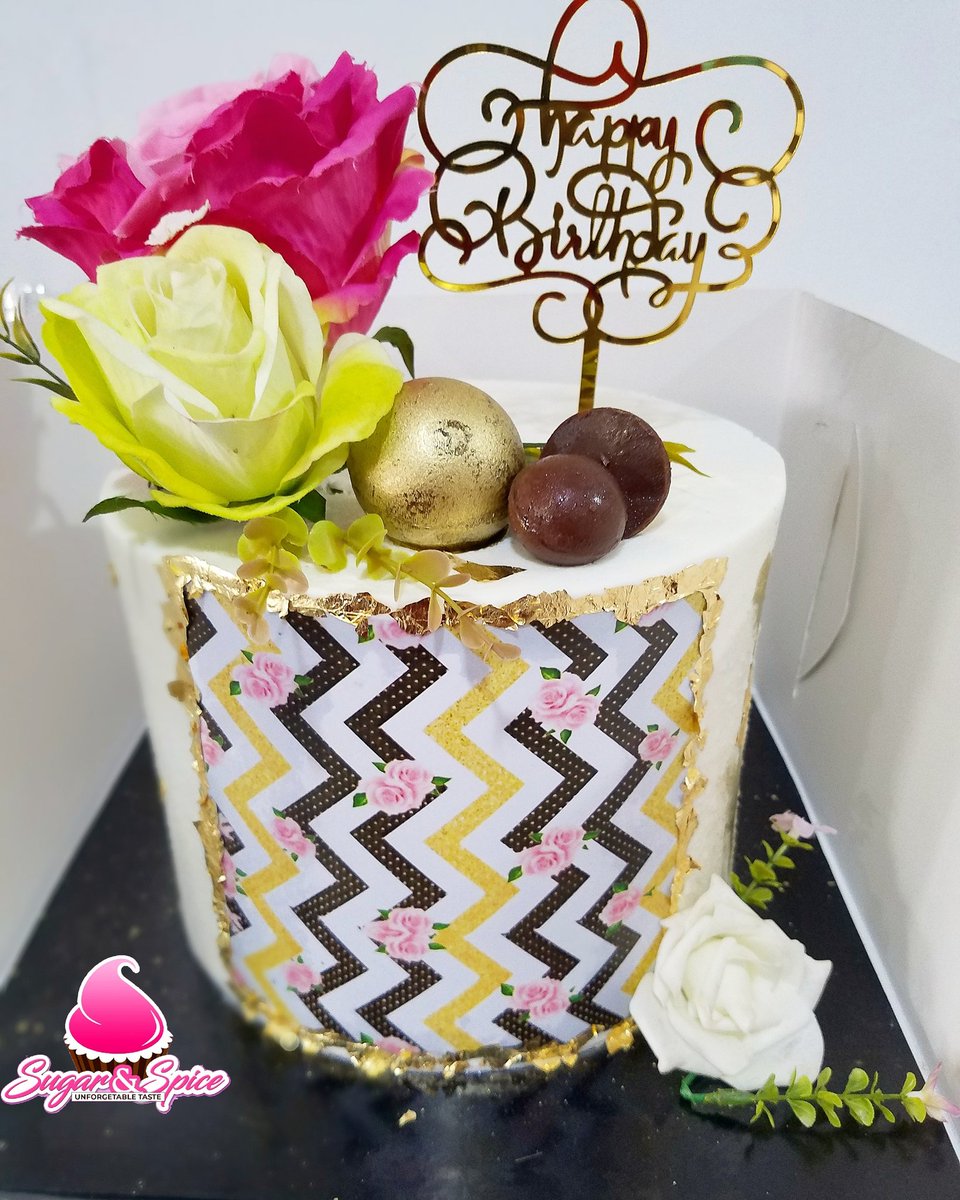 NSpice90's tweet photo. Cake #ibadanbaker #BarcaBayern #bbnaijalockdown2020  #BBNaija https://t.co/W19cltmdQl