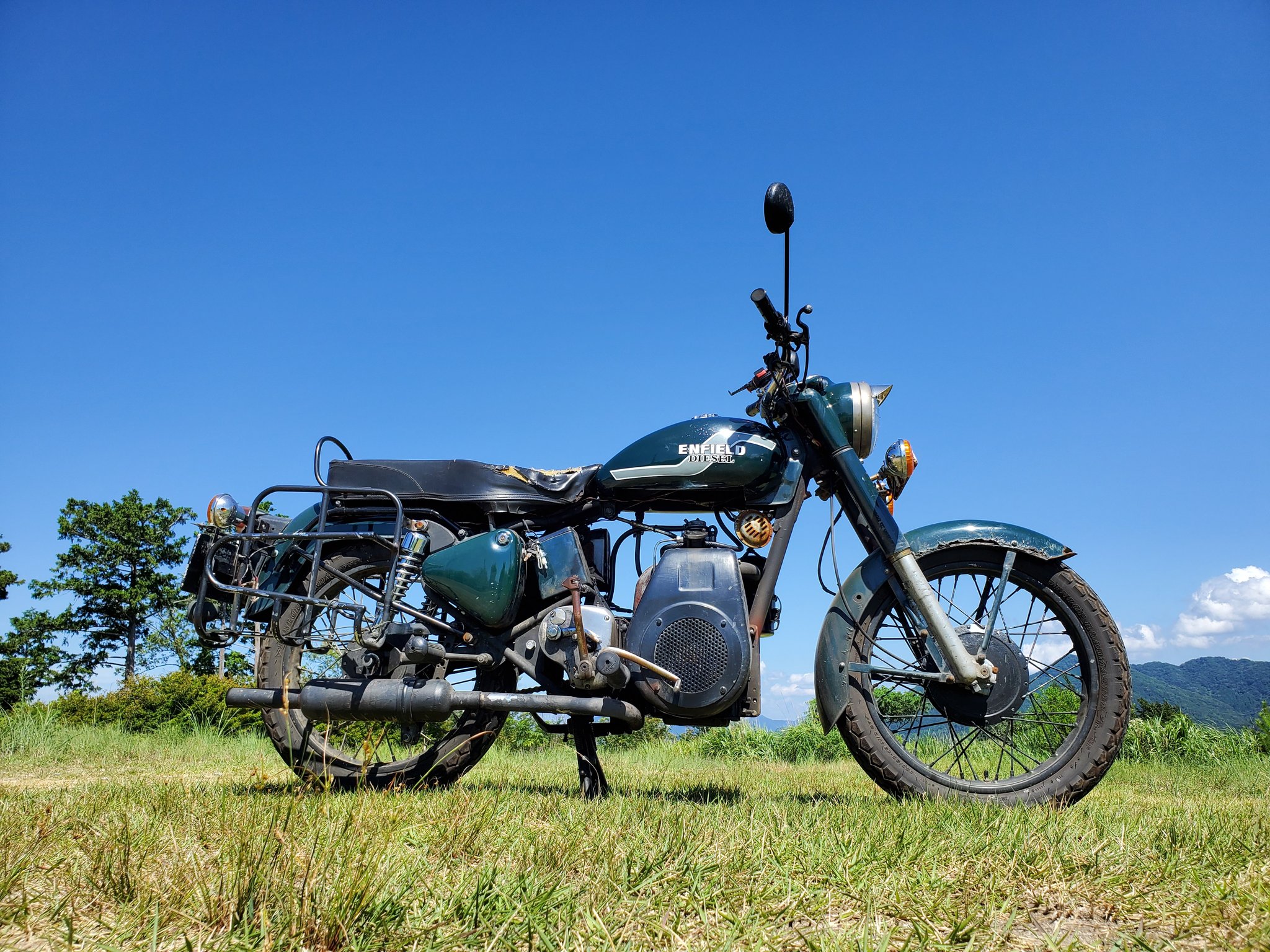 フォレスト ﾃﾞｨｰｾﾞﾙｴﾝｼﾞﾝﾊﾞｲｸ ﾊﾞｲｸでﾃﾞｨｰｾﾞﾙｴﾝｼﾞﾝ搭載は普通ありません ｲﾝﾄﾞのﾊﾞｲｸです ﾛｲﾔﾙｴﾝﾌｨｰﾙﾄﾞ ﾀｳﾗｽ Royal Enfield Taurus 燃料は軽油です ﾌﾟﾗｸﾞありませんよ 今日も私はこのﾊﾞｲｸでﾂｰﾘﾝｸﾞ中 祝ﾂｲｰﾄ T Co Mqojld7hdu Twitter