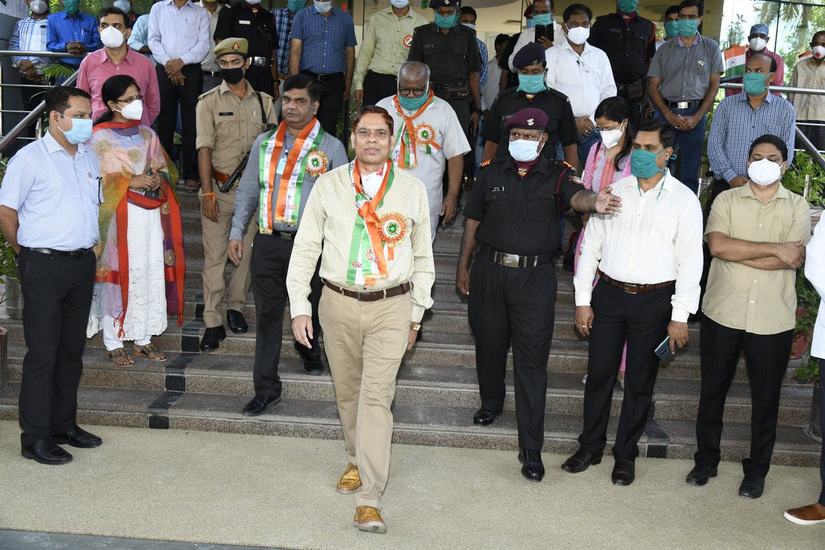 upums_pro's tweet photo. Happy Independence Day🇮🇳🇮🇳🇮🇳🇮🇳 !
The day evokes the feeling of patriotism in the heart of every Indian. A day of celebration, when we rejoice in our freedom and pay homage to those who laid down their lives winning it for us !
#FewGlimpses🇮🇳🇮🇳 #MedicalUniverstiySaifai🇮🇳🇮🇳 https://t.co/gjuJFMbOBa