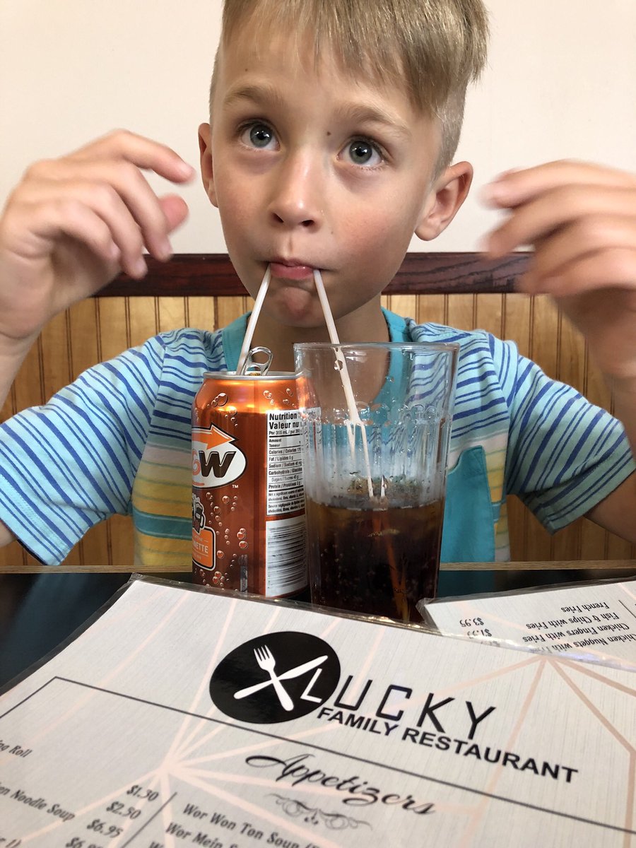 RDKMann's tweet photo. My date this evening was a little quirky but he crushed an adult-sized mushroom cheeseburger like a BOSS. #MomLife #DadWorksNightsNow #cheeseburgers #sixyearsold #totalgoof https://t.co/UnbkXSQfBe