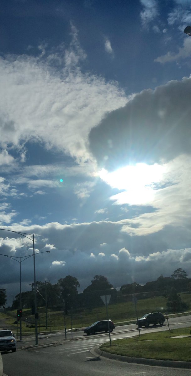 miskeenibby's tweet photo. Australia can be gorgeous some times https://t.co/p8eDARbWCd