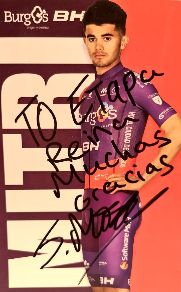LEtapaReina's tweet photo. Mireu què ens va regalar el putíssim amo @JamesMitri l'any passat (quan corria al Burgos).
Doncs aquest tio avui s'estrena a #iLombardia, així que tothom a animar-lo!
@ViniZabuKTM, ens encantaria renovar la postal 😉
#GoMitri https://t.co/QIg20xwG4G
