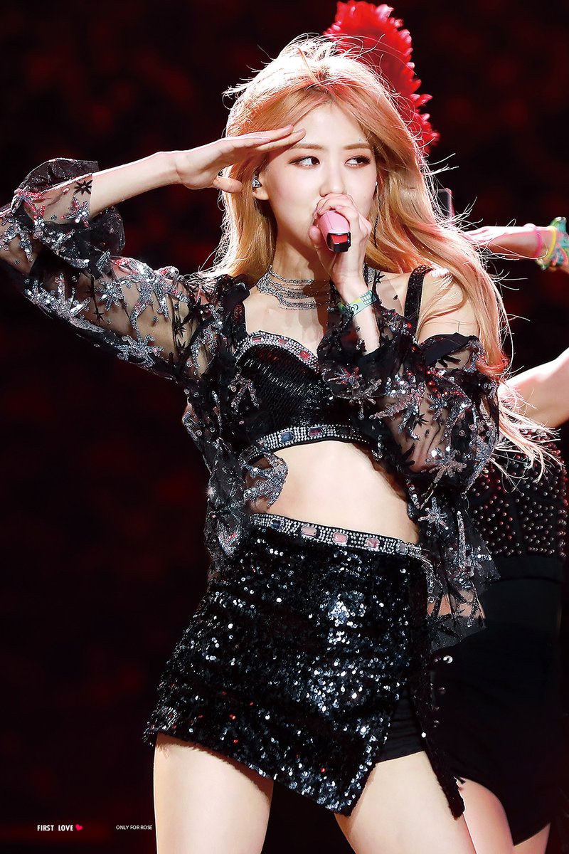 rshourly's tweet photo. #로제 #ROSÉ https://t.co/0zofBULTSy