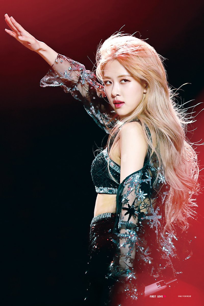 rshourly's tweet photo. #로제 #ROSÉ https://t.co/0zofBULTSy