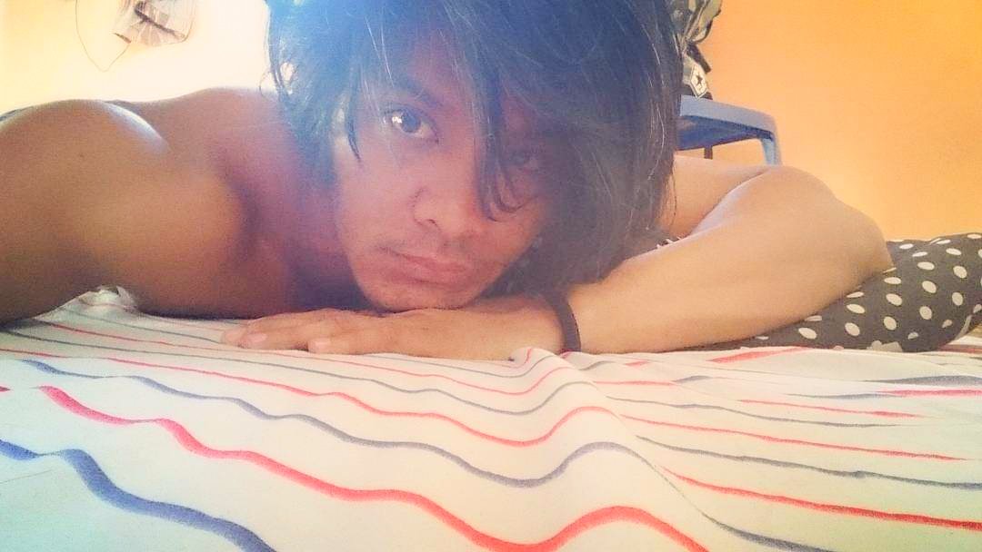 itsGibsonBravoo's tweet photo. I think there is a lot of happiness out there in the world,
I think one day some of it will be mine to keep. 🙂
Have a wonderful weekend everyone ♥️😊
#wokeuplikethis #elyu #wheninlaunion
#gibson #aspiringmodel #longhair #longhairmodel #modeling101
#messyhairdontcare #messyhair https://t.co/sVAMSUSV3Y
