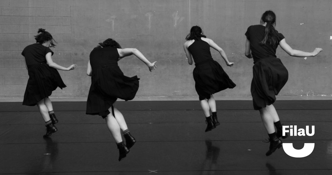 Pocs dies per obrir el teló: el dimecres 19, sus al festival #FilaU! 😄 #música #teatre i #dansa 
Si preferiu veure les funcions en directe des de ca vostra, us oferim la possibilitat d'streaming en alguns títols.  
Tot Fila U 👉 bit.ly/titols2020_21 #ElPrincipalobert