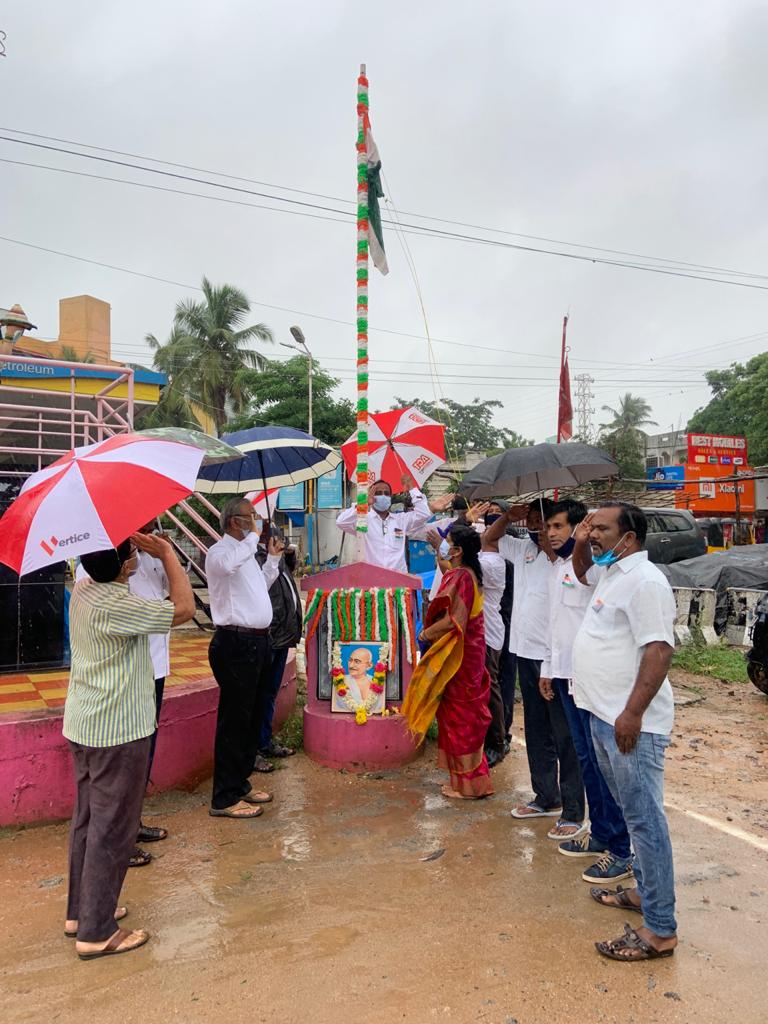 KSRIDEVI136DIV's tweet photo. Today participated in flag hosting at Neredmet and Yapral on the occasion of 74th Independence Day. https://t.co/E5EeOyr9KL