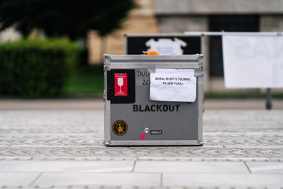 alpner_photo's tweet photo. Slovenia joins #WeMakeEvents campaign to raise public and media awareness in support of the live events sector. Photographs taken in Ljubljana, Slovenia on August 14th, 2020. © @marko_alpner
#LightItInRed #RedAlertDay #PustiteNasDelat #fotografske https://t.co/67uf5J1rtW