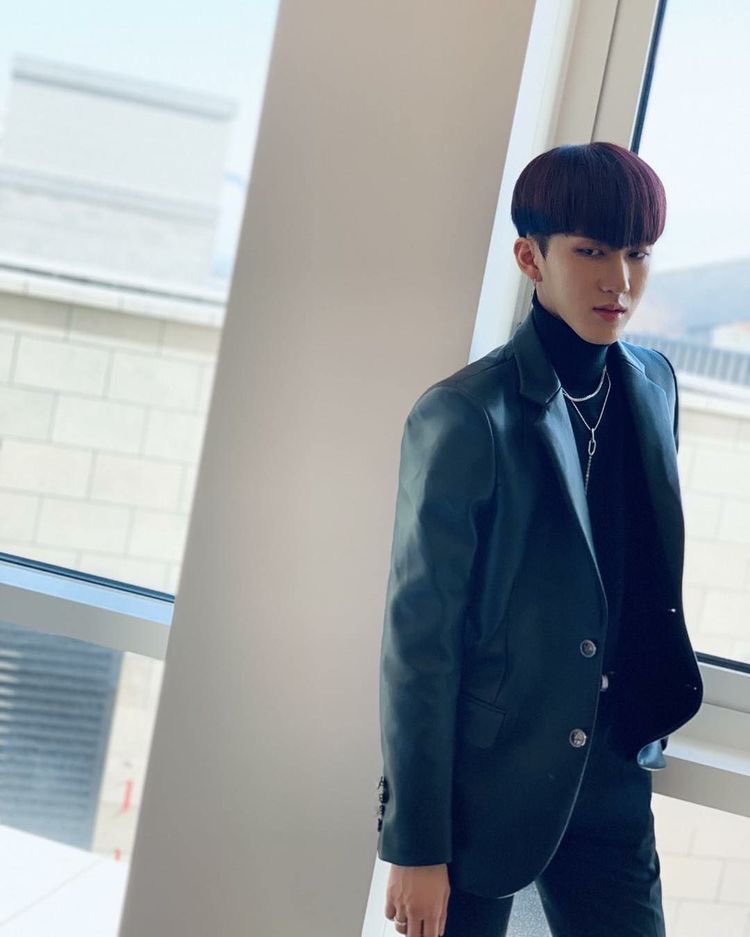 — changbin as a prince; a royal thread  #straykids  #skz