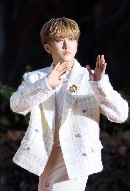 — changbin as a prince; a royal thread  #straykids  #skz