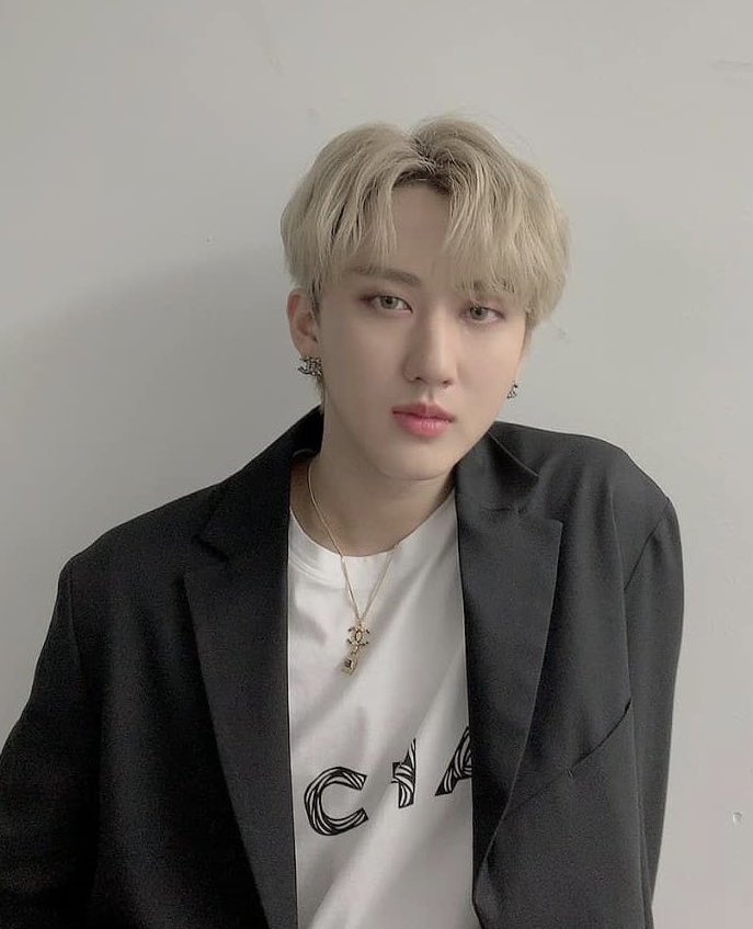 — changbin as a prince; a royal thread  #straykids  #skz