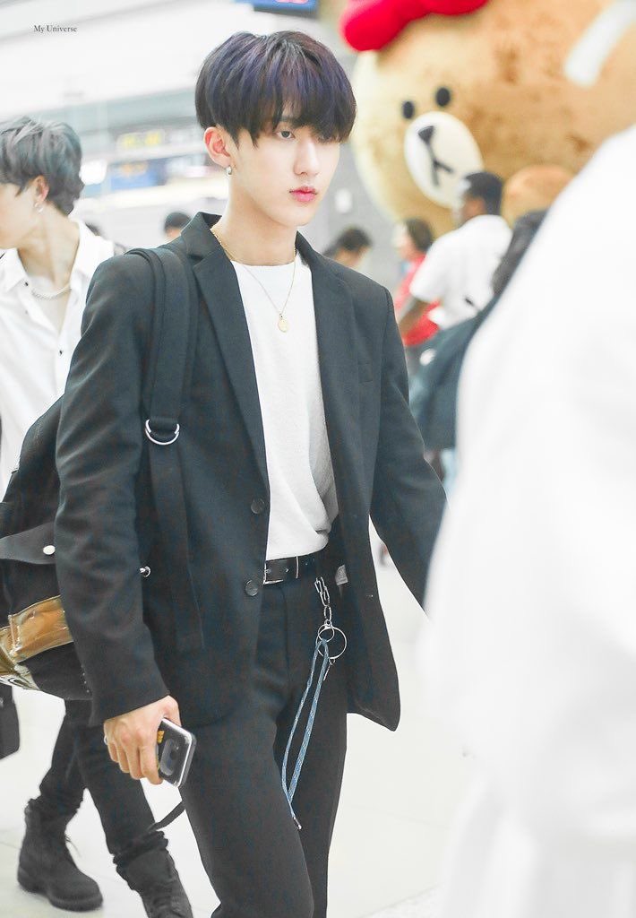 — changbin as a prince; a royal thread  #straykids  #skz