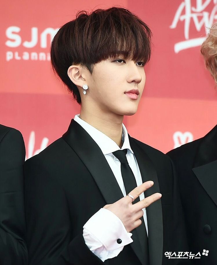 — changbin as a prince; a royal thread  #straykids  #skz
