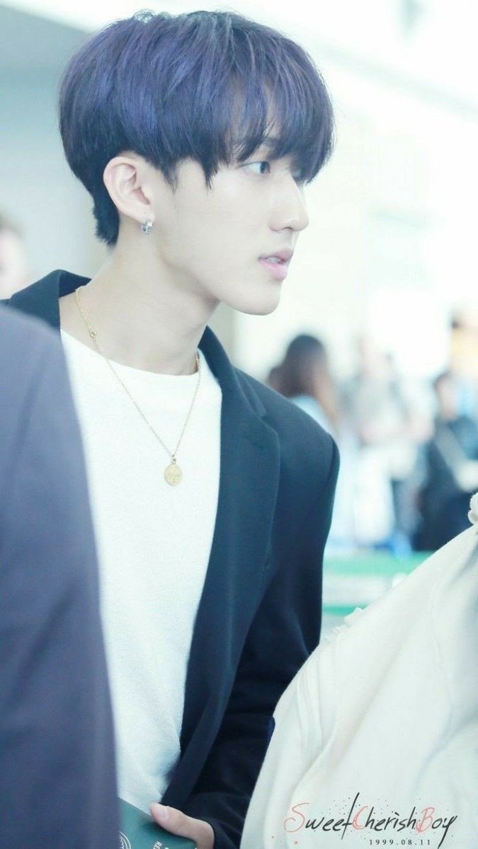 — changbin as a prince; a royal thread  #straykids  #skz