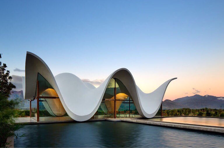 parametricarch's tweet photo. The Sculptural Design Of This Chapel Emulates The Mountains That Surround It.
British architecture firm Steyn Studio have recently completed the Bosjes Chapel, located within the Bosjes Farm vineyard in Western Cape, South Africa.
#steynstudio #southafrica #architecturelovers https://t.co/kseQ8auQ0X