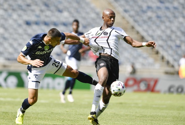 GugulethuBranch's tweet photo. MATCH DAY: @orlandopirates vs. @BidvestWits. Live from Emirates Airline Park on @SuperSportTV at 18h00 #AbsaPrem #PIRWIT
PREVIOUS MEETING - Feb 9, 2020: Pirates 3-3 Wits (PEN: 2-3)(Lorch 69', Jele 75', Lepasa 105+3'pen / Eva Nga 28'pen, Hotto 45', Motupa 120') at Orlando Stadium https://t.co/iuEaUsL8pr