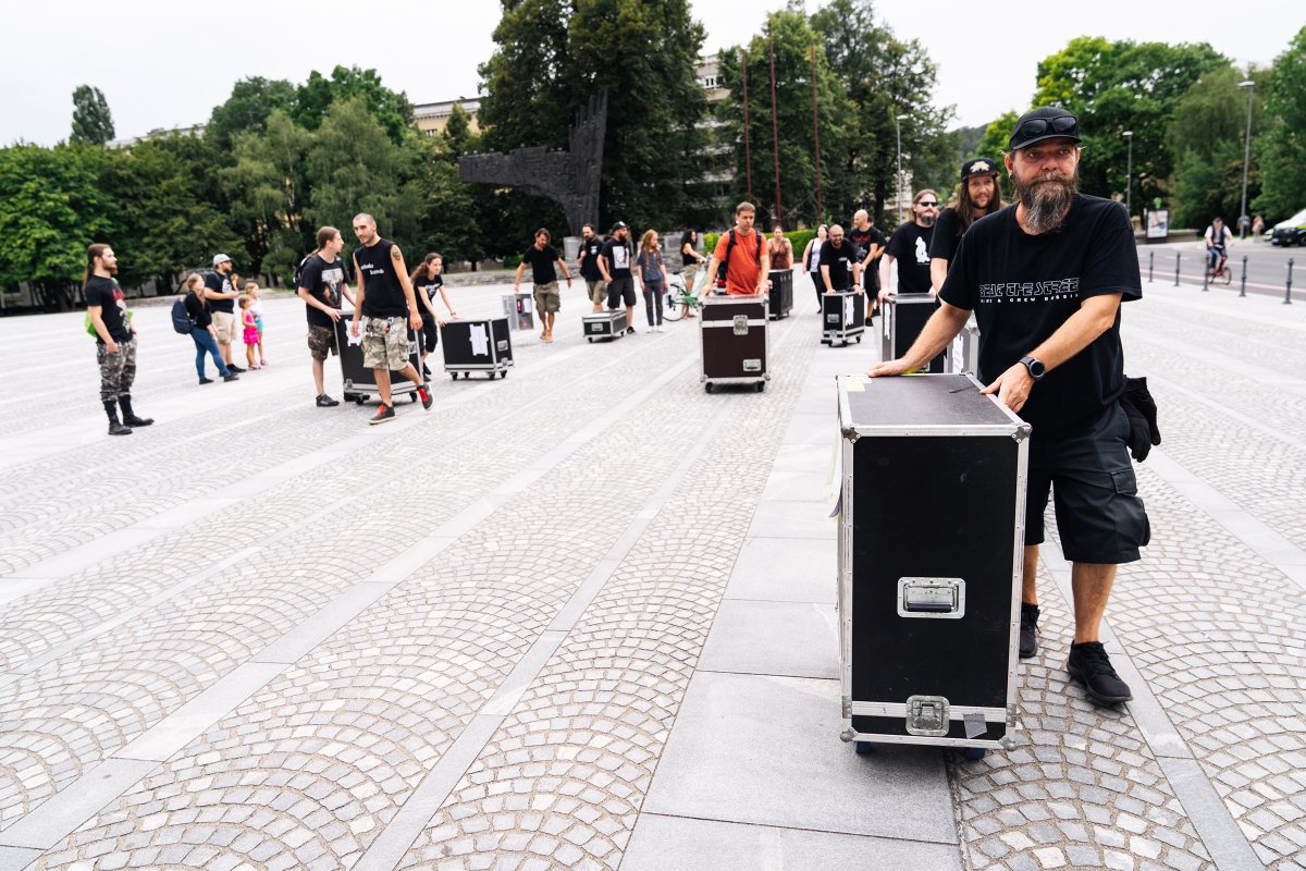 alpner_photo's tweet photo. Slovenia joins #WeMakeEvents campaign to raise public and media awareness in support of the live events sector. Photographs taken in Ljubljana, Slovenia on August 14th, 2020. © @marko_alpner
#LightItInRed #RedAlertDay #PustiteNasDelat #fotografske https://t.co/OUu2K1yN2f