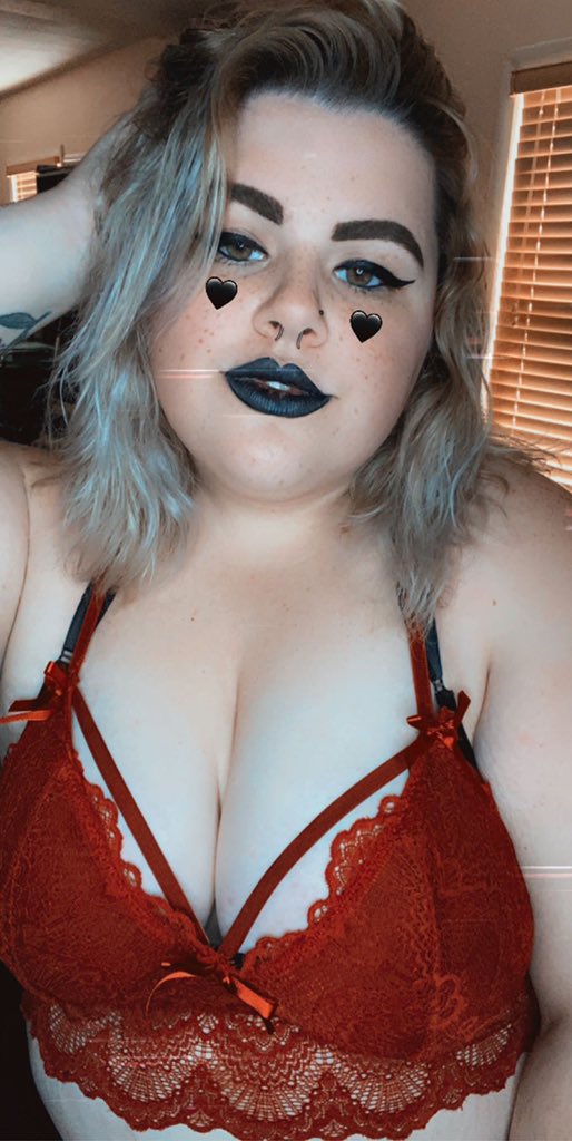 2 pic. What’s popping baby. #onlyfansnewbie #onlyfanspromotion #OnlyFansThread #onlyfanspage #ONLYFANSLINKINBIO #onlyfangirl https://t.co/OHkDzq0UiK