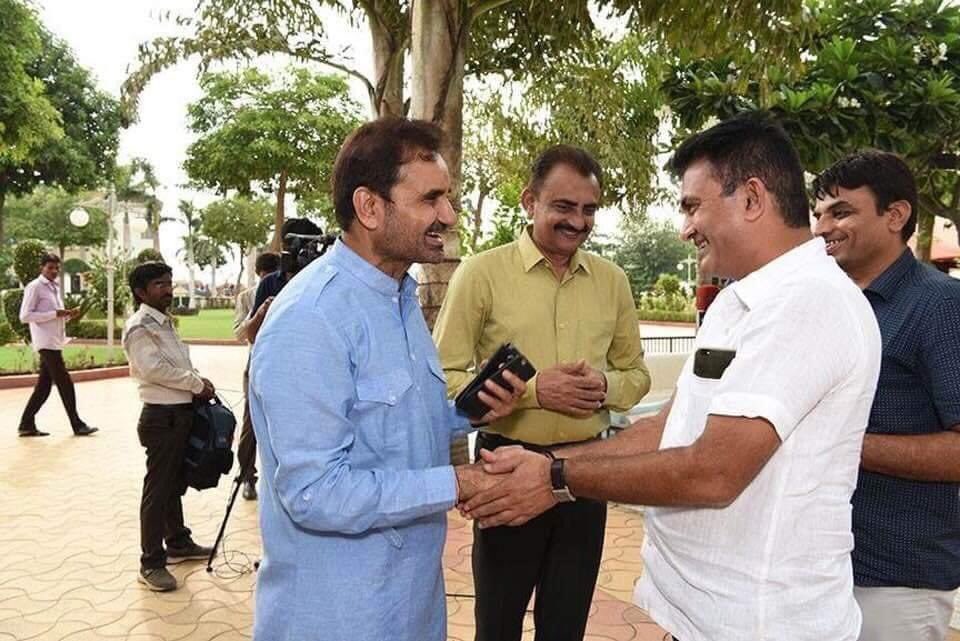 shaktisinhgohil's tweet photo. ગુજરાત વિધાનસભામાં વિપક્ષ ના નેતાશ્રી, જનસેવા માટે સમર્પિત લોકોનાં સુખ દુઃખના સાથી એવા યુવા નેતાશ્રી પરેશભાઈ @paresh_dhanani ને જન્મદિવસની ખૂબ ખૂબ શુભેચ્છાઓ.

આપના સ્વસ્થ અને દીર્ઘાયુ જીવનની સાથે સાથે રાજનૈતિક ઉજ્જવળ ભવિષ્ય માટે પ્રભુને પ્રાર્થના કરું છું. https://t.co/64nWWRCiIu