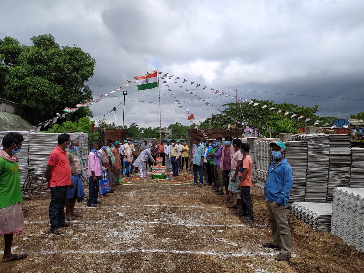 sidhagar's tweet photo. Happy Independence Day 🇮🇳
#HappyIndependenceDay 
#hillimited https://t.co/yufNETiy8a