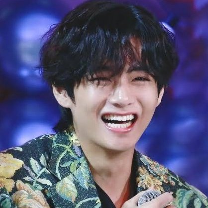 Okay here's our baby bear looking so beautiful wearing his famous boxy smile #ExaBFF  #ExaARMY  @BTS_twt