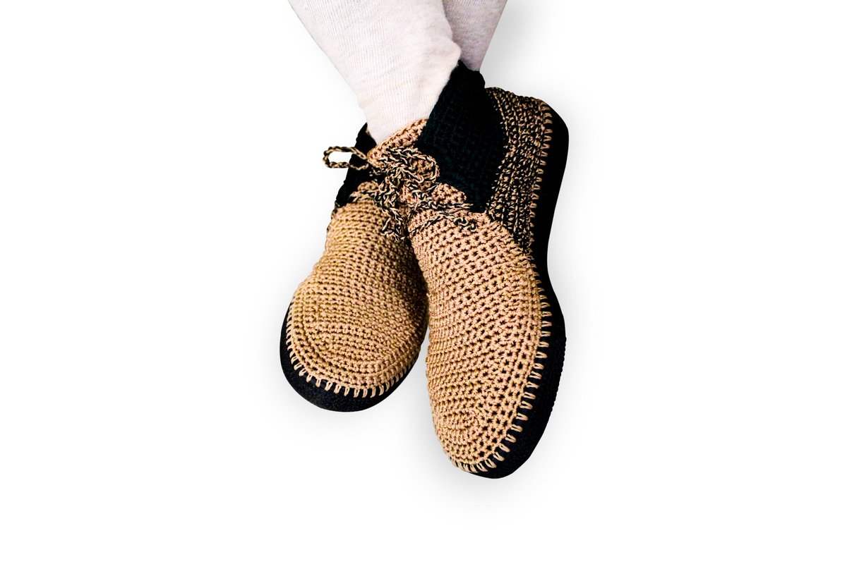 __T_touch's tweet photo. Get Yourself A Pair Of #MamaKeaCulture Shoes .. A Fresh Proudly South African Brand.. 🔥🙌

Be Part Of The Mama Kea Culture And Get Your Move Right. 

To Place Your Order :

Whatsapp/Call : 079 583 2538 

We Courier Nationwide 

Online Store Coming Soon.. 
#DJSBU https://t.co/xO5T3NZAem