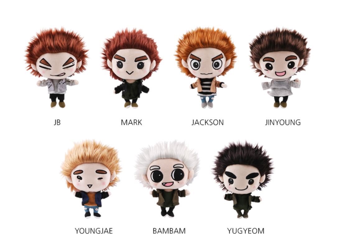 So now, for GOT7 dolls, we have  vers 1 - 구터리 (11x16cm)vers 2 - 신터리 (10x15cm)vers 3 - 큰터리 / 빅터리 (15x23cm)vers 4 - 뉴터리 (7.8x15cm)versions 1,2,4 can all share clothes but version 4’s head is a bit smaller! #GOT7  #갓세븐  @GOT7Official
