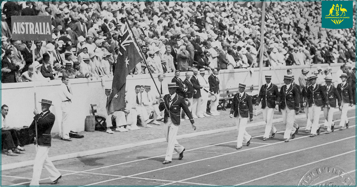 CommGamesAUS's tweet photo. On this day 90 years ago, our Australian athletes were in Hamilton, Canada for the inaugural @thecgf 𝐂𝐨𝐦𝐦𝐨𝐧𝐰𝐞𝐚𝐥𝐭𝐡 𝐆𝐚𝐦𝐞𝐬 in 1930.⁣⁣⁣⁣⁣⁣⁣⁣⁣ @sportaushof legend Bobby Pearce led our nine athletes as the opening ceremony flagbearer 🇦🇺⁣⁣⁣⁣⁣⁣⁣⁣ https://t.co/hOVa03EX6Y