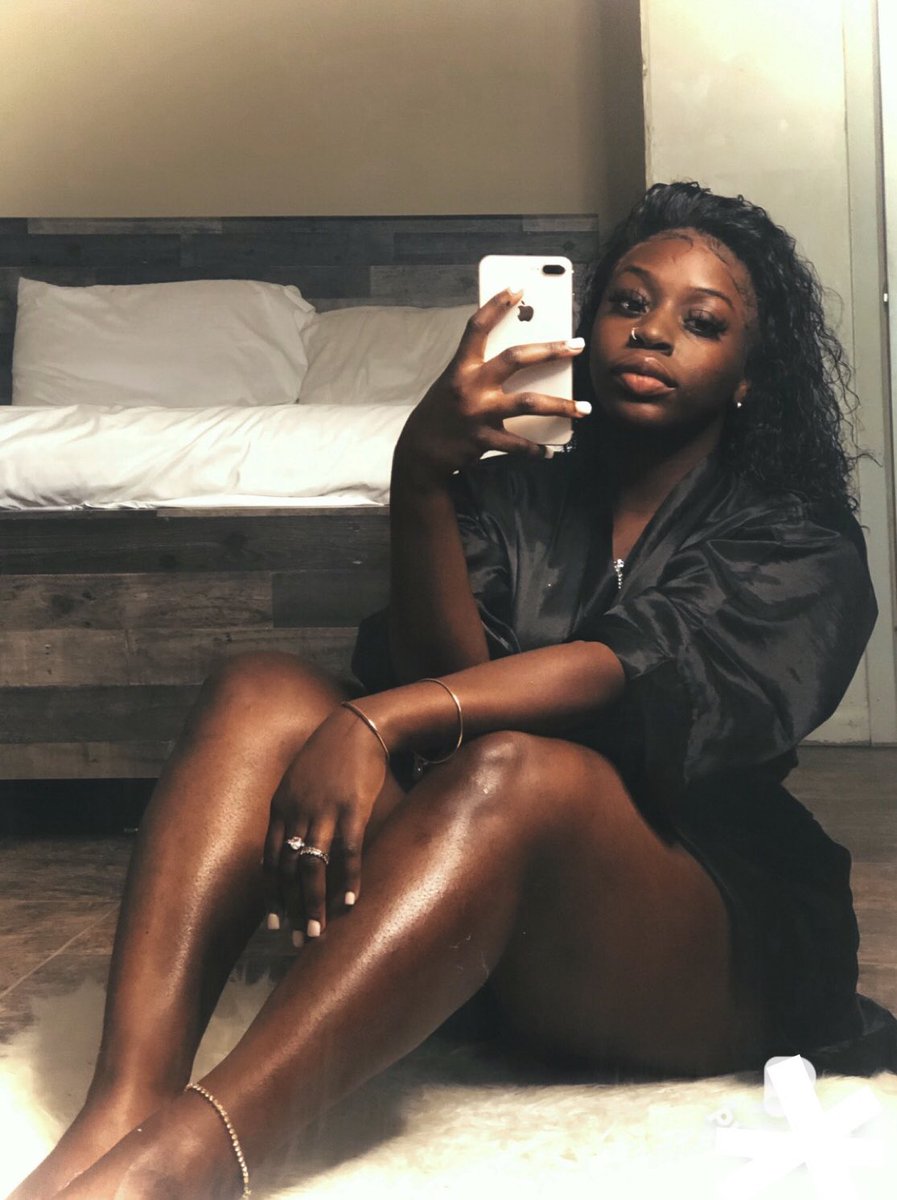 I had a mini photo shoot in my room 🤎🥴