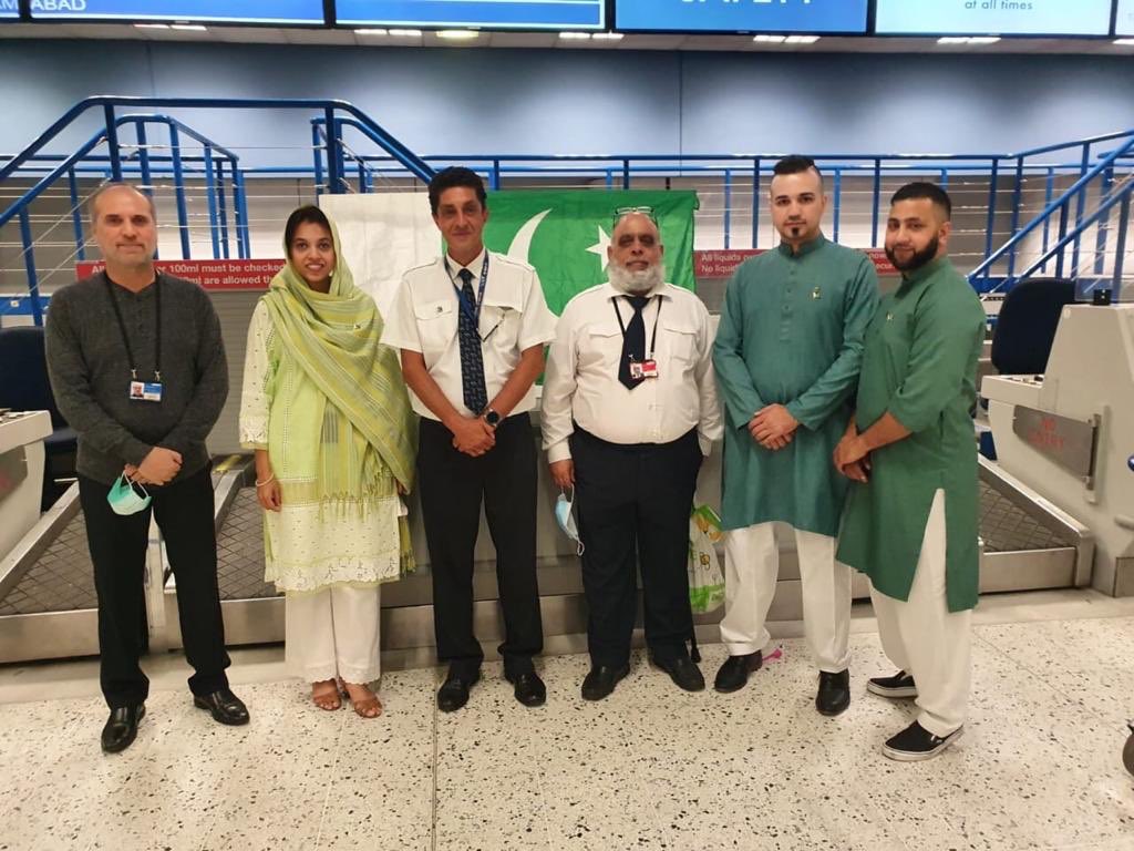 Official_PIA's tweet photo. PIA’s flight from Manchester to Islamabad successfully operated on the Independence Day with celebratory zeal.
Long live Pakistan.
#PIA #PIACares #IndependenceDay https://t.co/IN3NkxSPCB