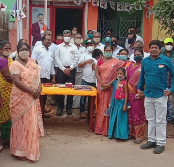 MNMMADHAVARAM's tweet photo. 74வது சுதந்திர தினத்தை முன்னிட்டு திருவெற்றியூர் தலைமை அலுவலகத்தில் அனைத்து மய்ய நிர்வாகிகள் முன்னிலையில் தேசியக்கொடி ஏற்றப்பட்டது
சிறப்பு விருந்தினர் - திரு ரங்கராஜன்
தலைமை - SD.மோகன்
#IndependenceDayIndia @ikamalhaasan @maiamofficial @MaiamITOfficial https://t.co/SZxmzXreTS