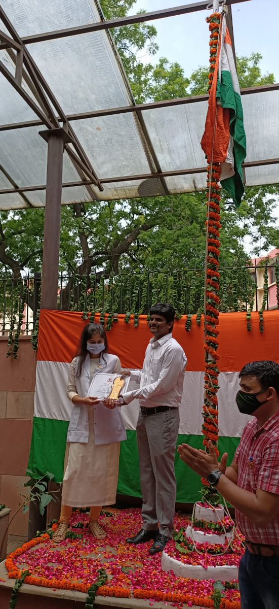 DMCentralDelhi's tweet photo. #74th_IndependenceDay #Celebration by #District_Central.
Our #Support_System #ASHAs and #ANMs were #motivated by #DM_Central with #Certificate and #prize.
#independentday #IndependentIndia
@Dilkhush_ias @HarishM07710561 @Aaakaaash01 @timesofindia @htTweets https://t.co/YnhBmJOW3w