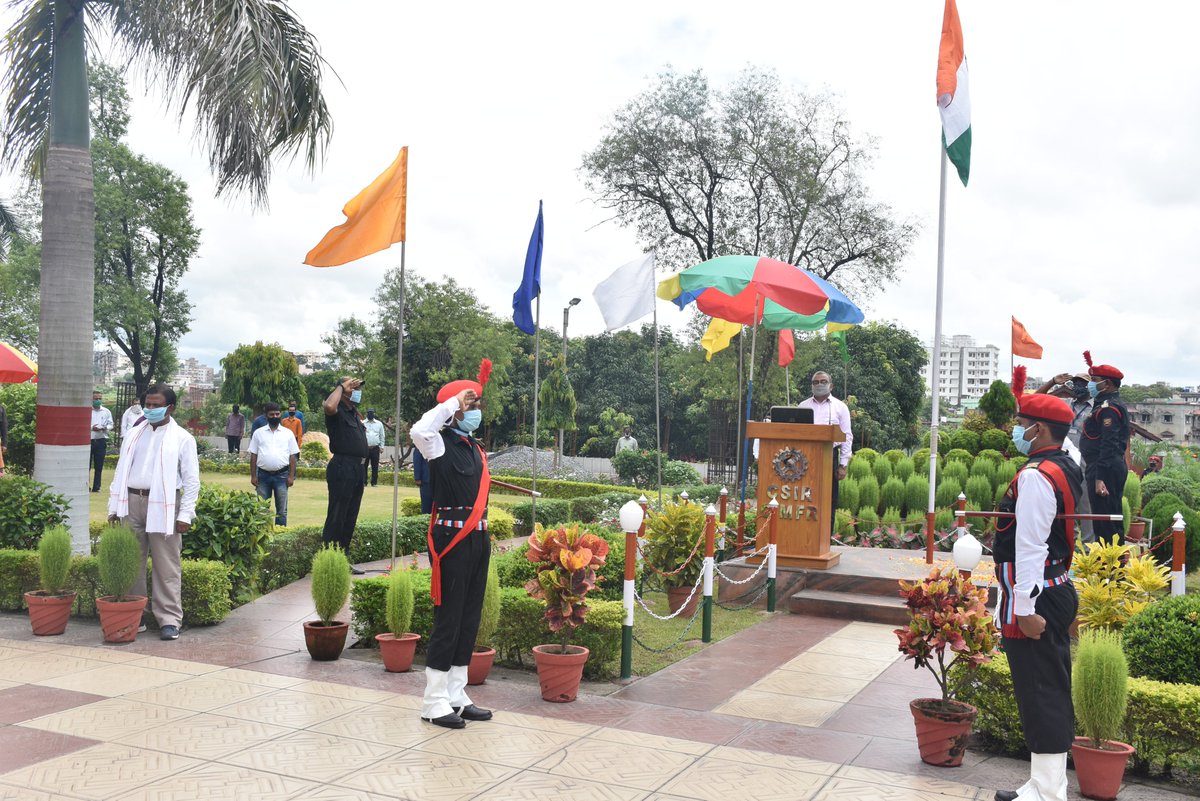 CIMFR_CSIR's tweet photo. Dr. Pradeep K Singh, Director hoisted National Flag as part of 74th Independence Day celebrated at CSIR-CIMFR, Dhanbad.#IndependenceDayIndia2020 @CSIR_IND https://t.co/Jg5WTSAjsN