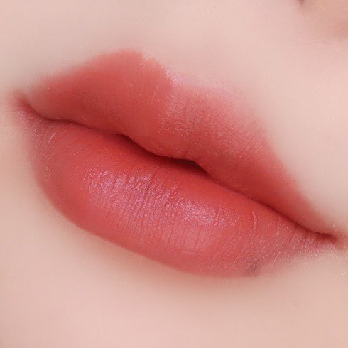 fonfondly's tweet photo. ตำตำตำเท่านั้น สีนี่คือแบบเป็นที่ทุกคนควรมีเลย ของ @BobbiBrown_TH สี Afternoon tea ลิปทาทีไรมั่นใจทุกทีว่า ฉันสวย ฉันเริ่ด เพราะลิปสีสวย จะทาเต็มปากหรือเบลนๆก็สวยหมด เพราะเนื้อลิปเกลี่ยได���ไม่แห้ง https://t.co/1IgxN9IA9z