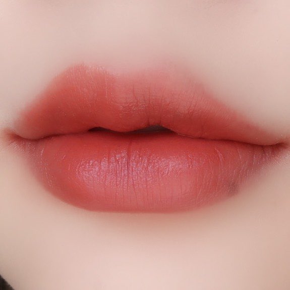 fonfondly's tweet photo. ตำตำตำเท่านั้น สีนี่คือแบบเป็นที่ทุกคนควรมีเลย ของ @BobbiBrown_TH สี Afternoon tea ลิปทาทีไรมั่นใจทุกทีว่า ฉันสวย ฉันเริ่ด เพราะลิปสีสวย จะทาเต็มปากหรือเบลนๆก็สวยหมด เพราะเนื้อลิปเกลี่ยได���ไม่แห้ง https://t.co/1IgxN9IA9z