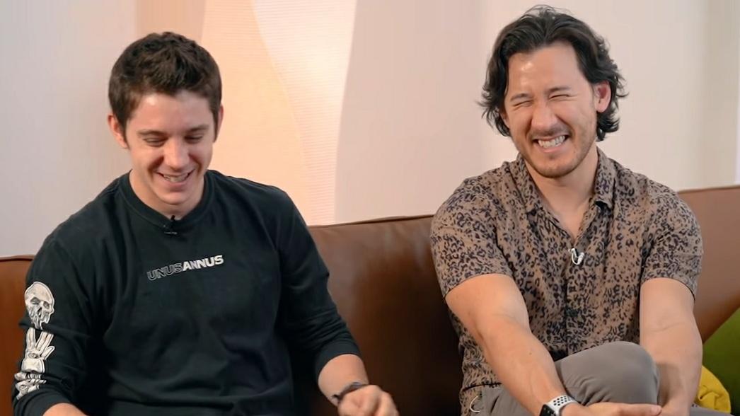 TL CLEANSE : A THREAD eef and mark  or should i say unus annus  #mementomori (because i feel like sharing wholesome pics )