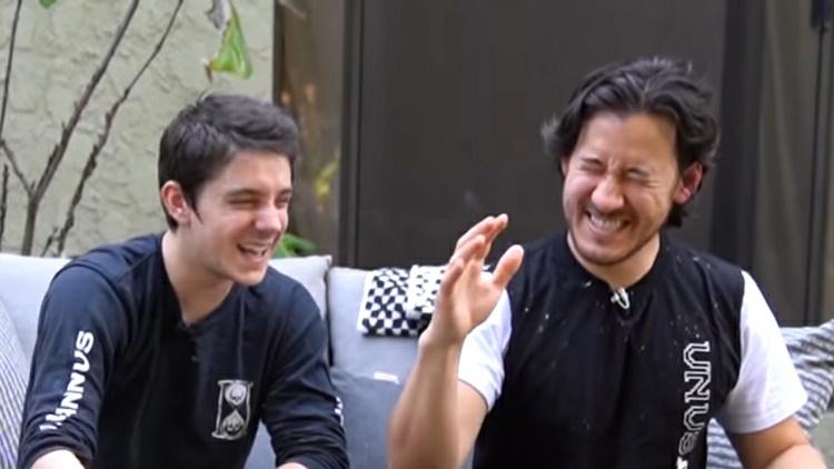 TL CLEANSE : A THREAD eef and mark  or should i say unus annus  #mementomori (because i feel like sharing wholesome pics )