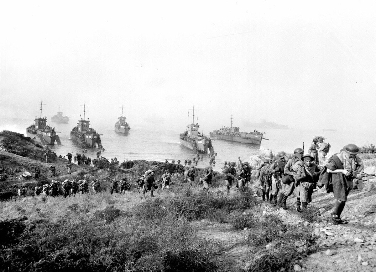 Aujourd’hui, nous commémorons le 76e anniversaire du #DébarquementdeProvence.  L’opération Dragoon débute au petit matin, le 15 août 1944 sur le littoral provençal. Objectif : prendre les Allemands par surprise et soulager le front de Normandie.