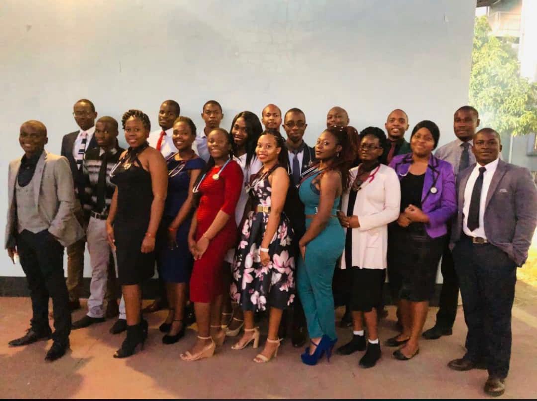 DMagombeyi's tweet photo. Officially medical doctors. Congratulations 🎉🎉❣️🎉 to the NUST MBBS, class of 2019. 
Please Click 💓 for these live savers! 
One of them got a scholarship to Oxford! 😍😍🌻 https://t.co/5HZ5ffqS28