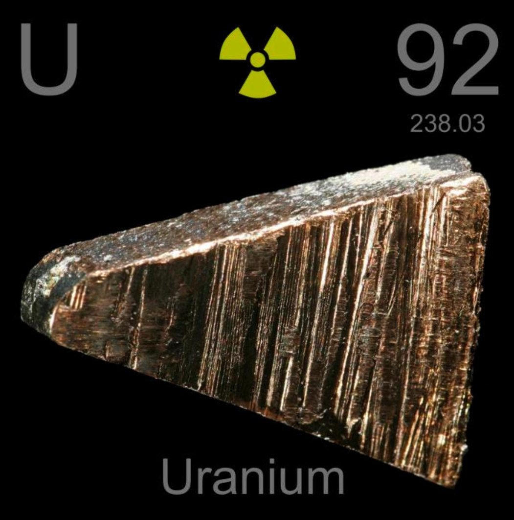  #اليورانيوم_المُخَصَّبّ_والمُنَضَّبّ  #الكيمياء_من_حولنا اليورانيوم U عنصر ثقيل مشع فضي اللون - يشبه الرصاص- ينتمي للأكتينيدات وله كثافة عالية جداً تبلغ 19جم/سم مكعب. اكتسب اليورانيوم شهرته من استخدامه في صنع القنابل النووية ومنها قنبلة هيروشيما. يوجد اليورانيوم في الطبيعة