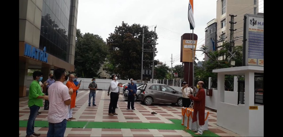 AbdulMotinNCA's tweet photo. 74th Independence Day Flag Hoisted at  #BPCLGuwahati Territory Office by @guptap4168 Sir (State Head Retail, #NortheastIndia), event arranged by us. @BPCLGuwahati @ShillongBpcl @bpclnrlduER @BPCLimited https://t.co/geFZRTDkYe