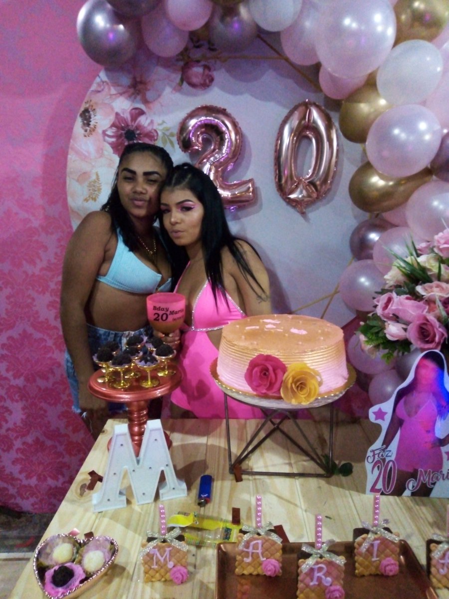 yasmiim92's tweet photo. Que papai do céu derrame chuvas de bençãos na sua vida e do meu baby😍 @FilhaDoReei8 https://t.co/j7GpvihaJ2